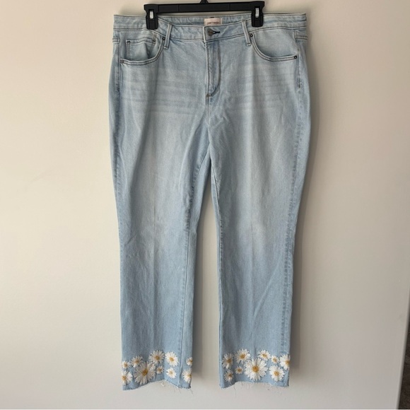 Driftwood Colette Stretch Denim Embroidered Daisy Cropped Straight Leg Jean - Picture 1 of 11